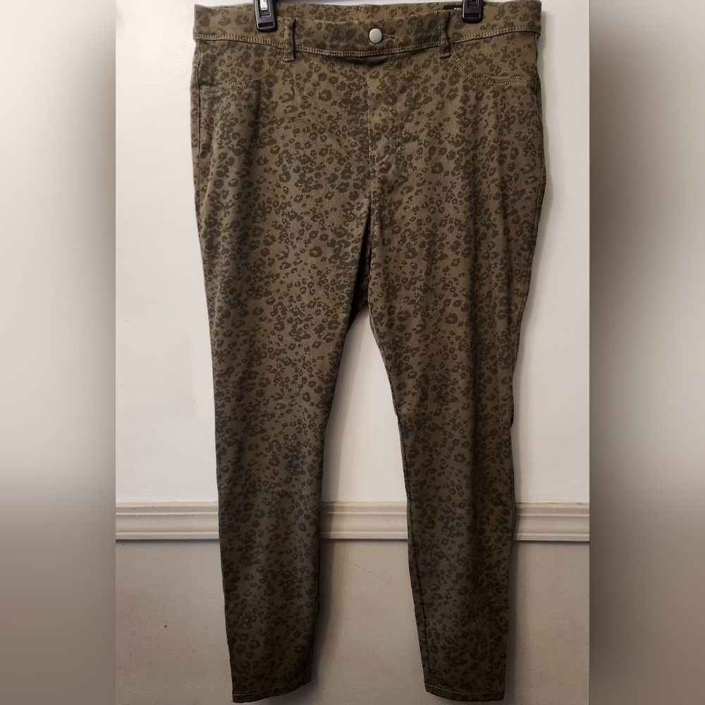 Leopard Print Olive Green Pants
